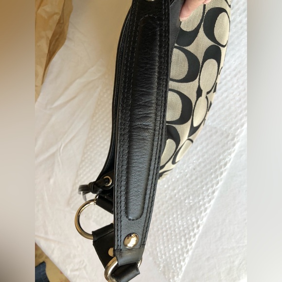 Coach Zoe Hobo shoulder bag Black signature C Leather Silver hardware EUC - Picture 9 of 16